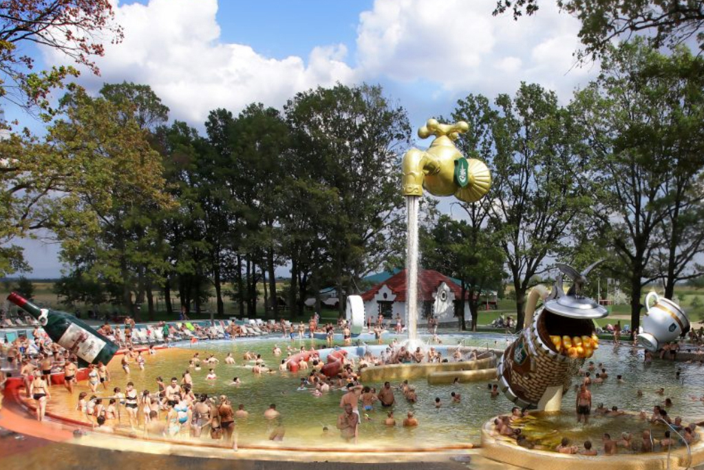 Бассейны и спа. Сколько стоит отдых на термальных водах Закарпатья осенью